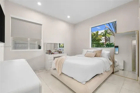 7453 NW 100th Court Doral FL 33178