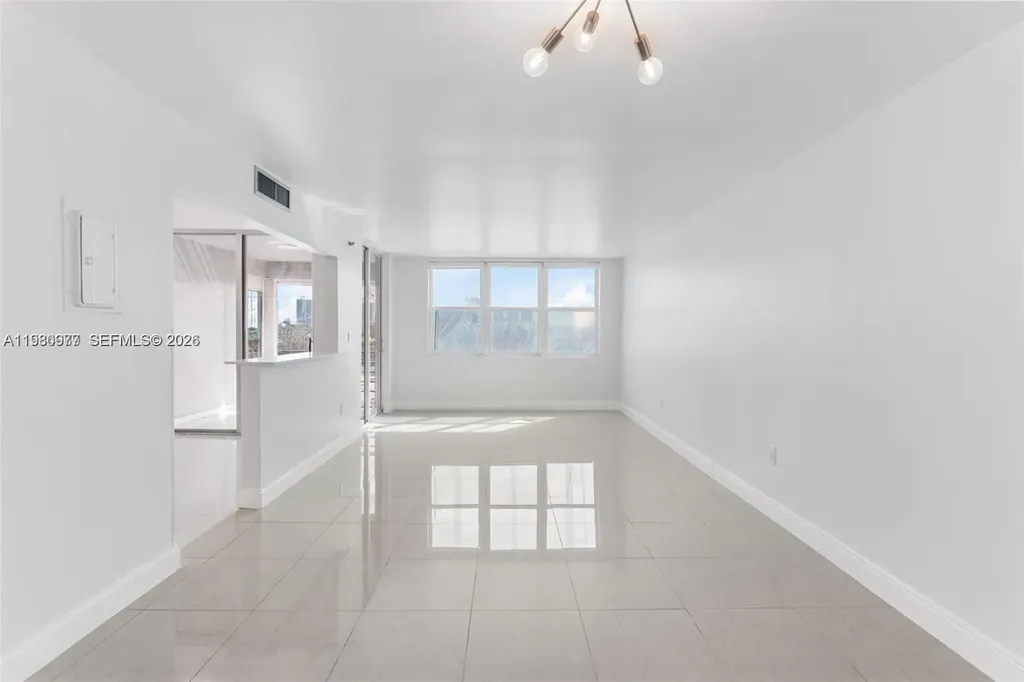 17890 W Dixie Highway North Miami Beach FL 33160