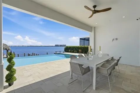 5735 Riverside Drive Cape Coral FL 33904