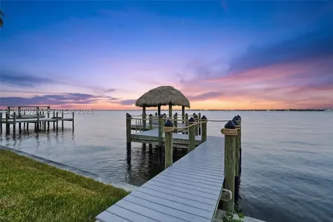 5735 Riverside Drive Cape Coral FL 33904