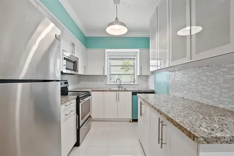 2200 S Ocean Drive Hollywood FL 33019