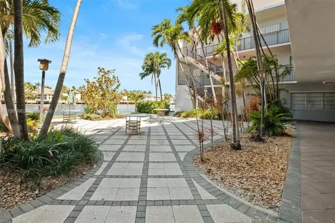 2200 S Ocean Drive Hollywood FL 33019