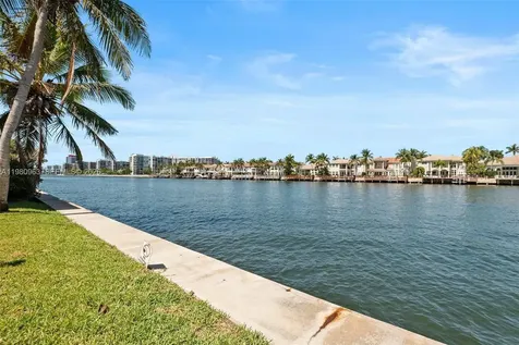 2200 S Ocean Drive Hollywood FL 33019