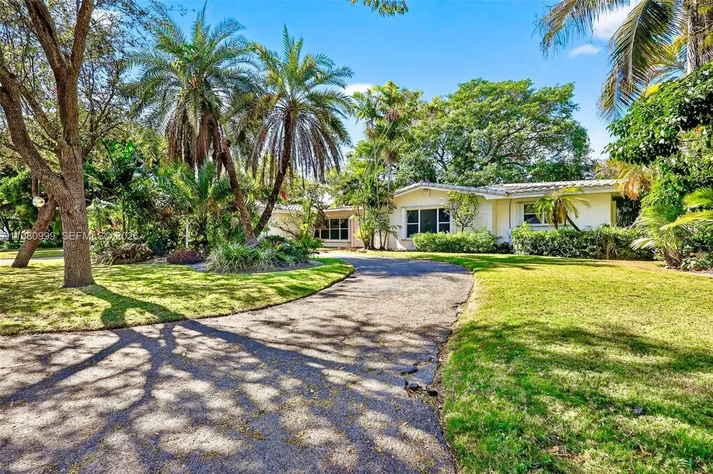 11890 SW 72nd Place Pinecrest FL 33156