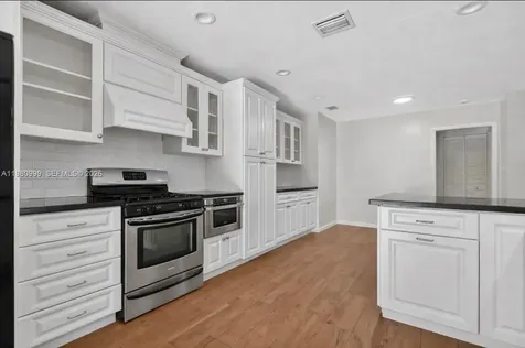 11890 SW 72nd Place Pinecrest FL 33156