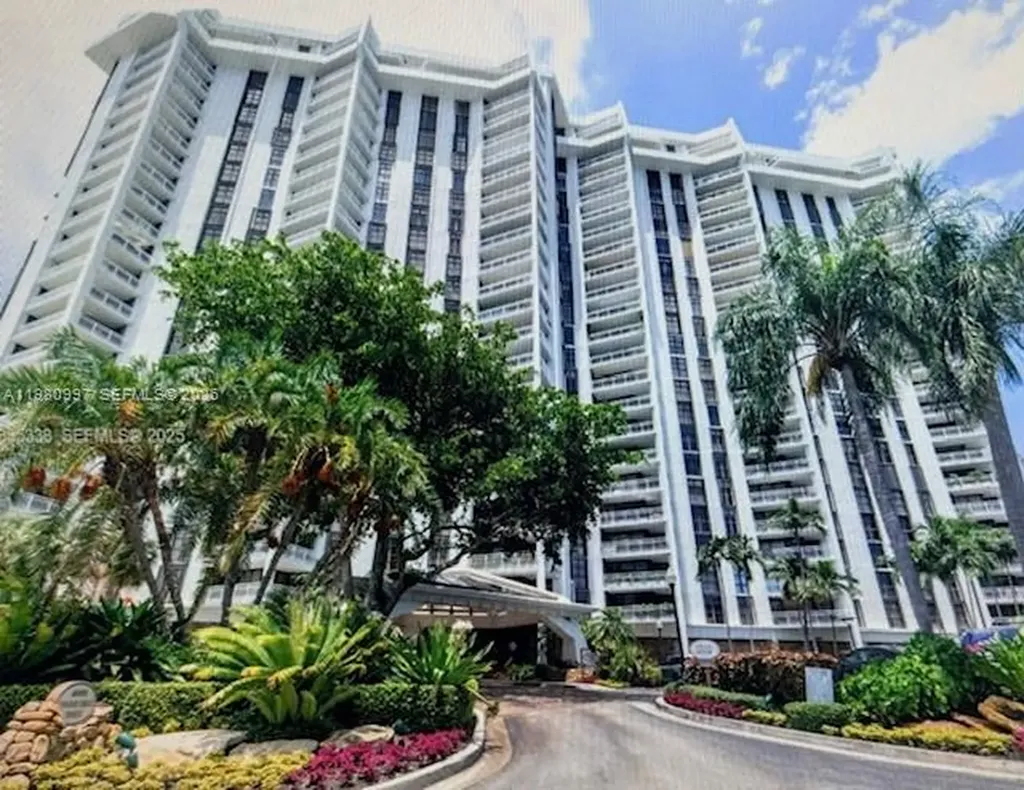 4000 Towerside Terrace Miami FL 33138