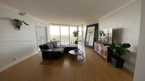 4000 Towerside Terrace Miami FL 33138