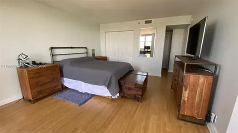 4000 Towerside Terrace Miami FL 33138