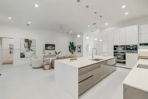11412 NE 8th Avenue Biscayne Park FL 33161