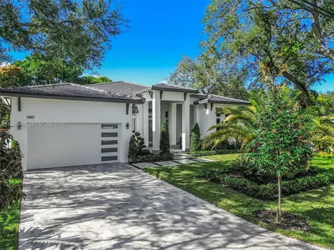 11412 NE 8th Avenue Biscayne Park FL 33161