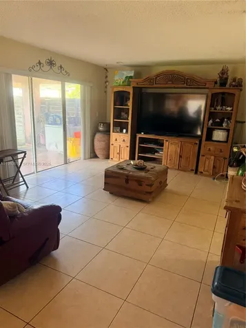 9721 SW 213th Terrace Cutler Bay FL 33189