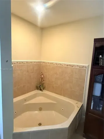 9721 SW 213th Terrace Cutler Bay FL 33189