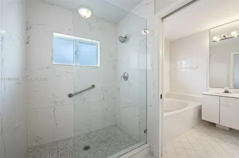 10252 NW 52nd Terrace Doral FL 33178