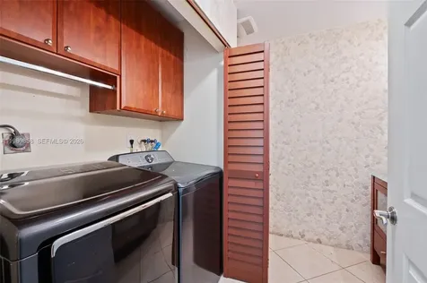 10252 NW 52nd Terrace Doral FL 33178