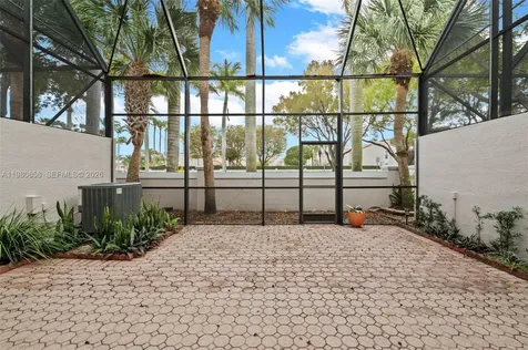 10252 NW 52nd Terrace Doral FL 33178