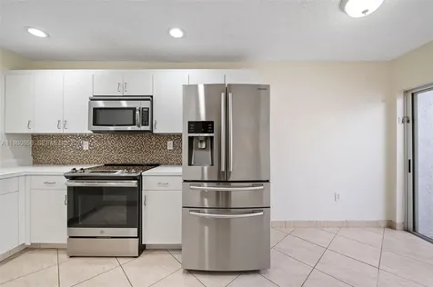 10252 NW 52nd Terrace Doral FL 33178