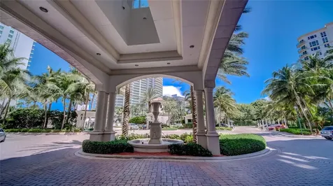 20000 E Country Club Drive Aventura FL 33180