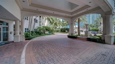 20000 E Country Club Drive Aventura FL 33180