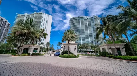 20000 E Country Club Drive Aventura FL 33180