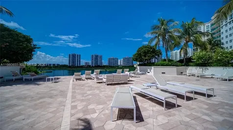 20000 E Country Club Drive Aventura FL 33180