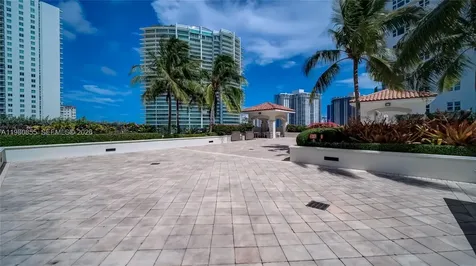 20000 E Country Club Drive Aventura FL 33180
