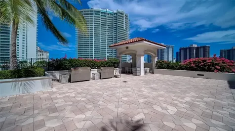 20000 E Country Club Drive Aventura FL 33180
