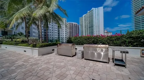20000 E Country Club Drive Aventura FL 33180