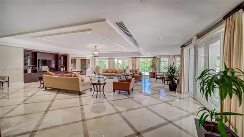 20000 E Country Club Drive Aventura FL 33180