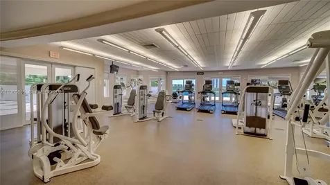 20000 E Country Club Drive Aventura FL 33180