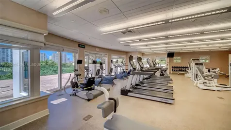 20000 E Country Club Drive Aventura FL 33180