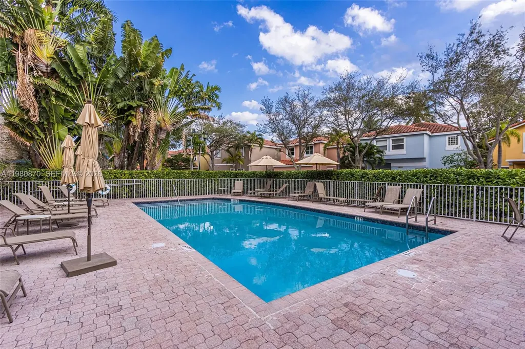 1550 N Trafalgar Circle Hollywood FL 33020