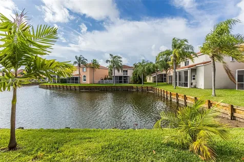 1550 N Trafalgar Circle Hollywood FL 33020