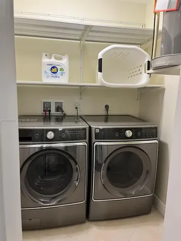 685 W 77th Street Hialeah FL 33014