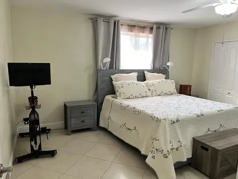 685 W 77th Street Hialeah FL 33014