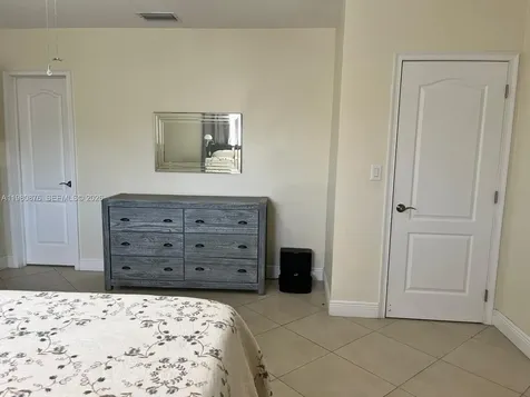 685 W 77th Street Hialeah FL 33014