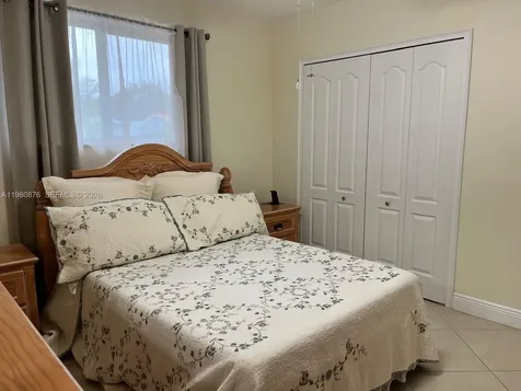 685 W 77th Street Hialeah FL 33014