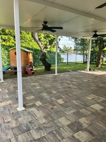 685 W 77th Street Hialeah FL 33014