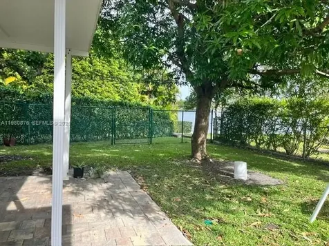 685 W 77th Street Hialeah FL 33014