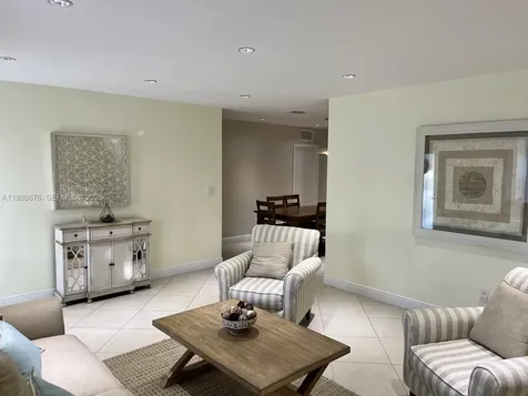 685 W 77th Street Hialeah FL 33014