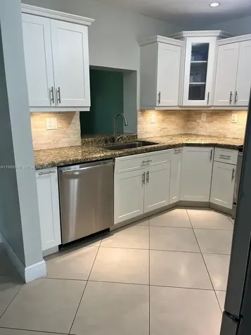 685 W 77th Street Hialeah FL 33014