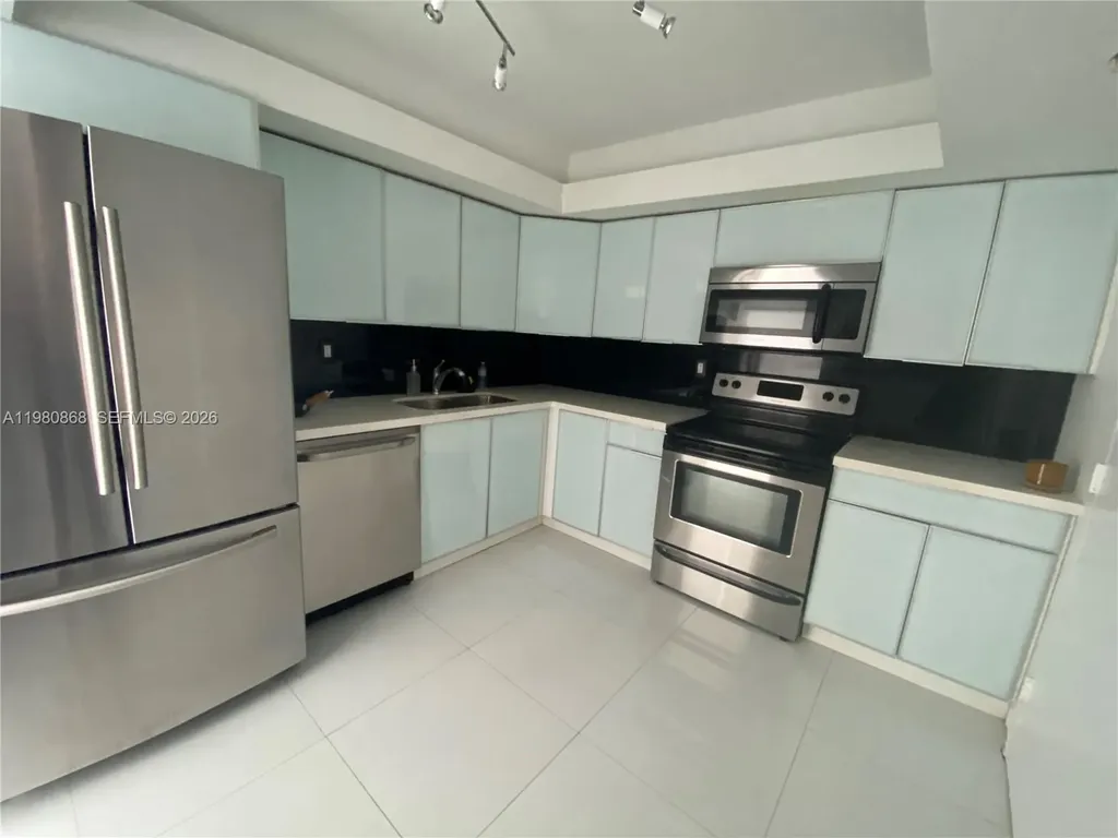 2780 NE 183rd Street Aventura FL 33160
