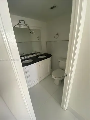 2780 NE 183rd Street Aventura FL 33160