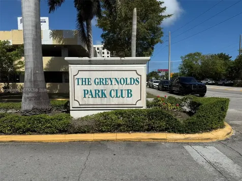 17890 W Dixie Highway North Miami Beach FL 33160