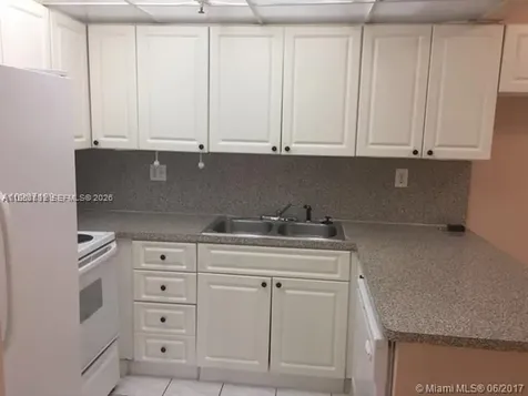 17890 W Dixie Highway North Miami Beach FL 33160