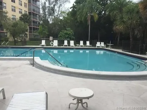 17890 W Dixie Highway North Miami Beach FL 33160