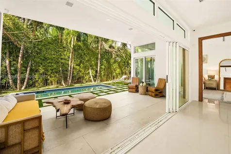 865 W 47th Street Miami Beach FL 33140