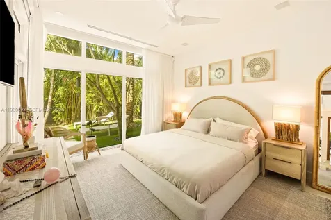 865 W 47th Street Miami Beach FL 33140