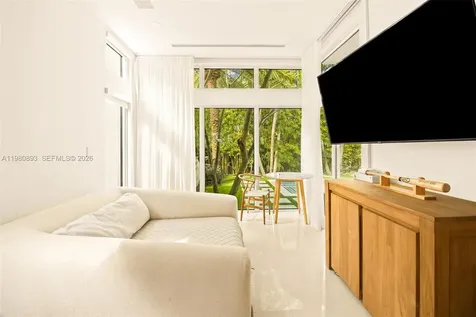 865 W 47th Street Miami Beach FL 33140