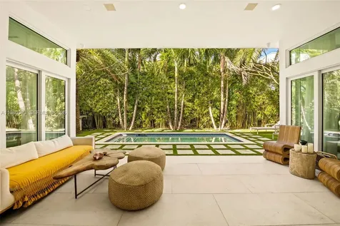 865 W 47th Street Miami Beach FL 33140