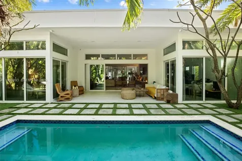 865 W 47th Street Miami Beach FL 33140